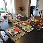 Touloumo Bed & Breakfast *