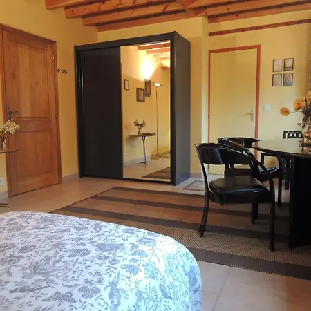 Touloumo Bed & Breakfast