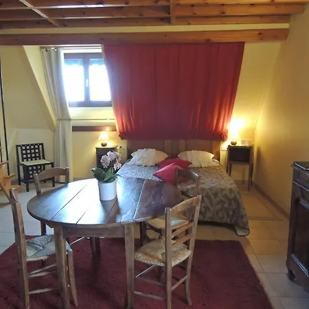 Touloumo Bed & Breakfast *