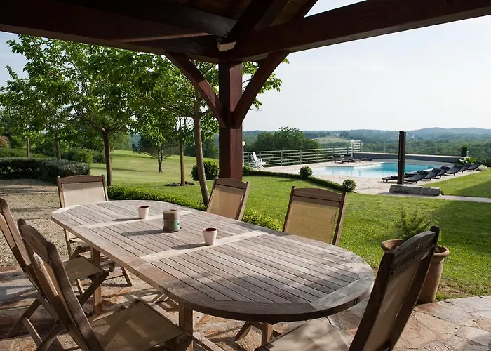 Touloumo Bed & Breakfast Mayrac