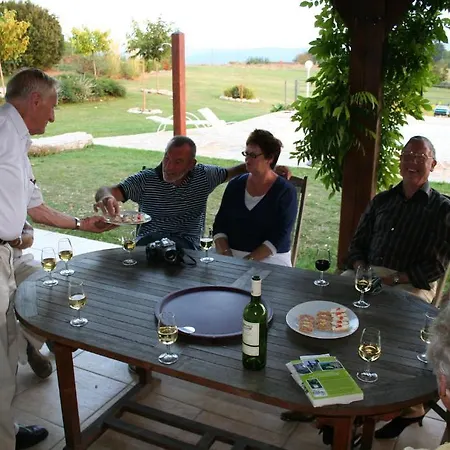 Touloumo Bed & Breakfast