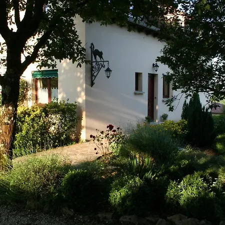 Touloumo Bed & Breakfast